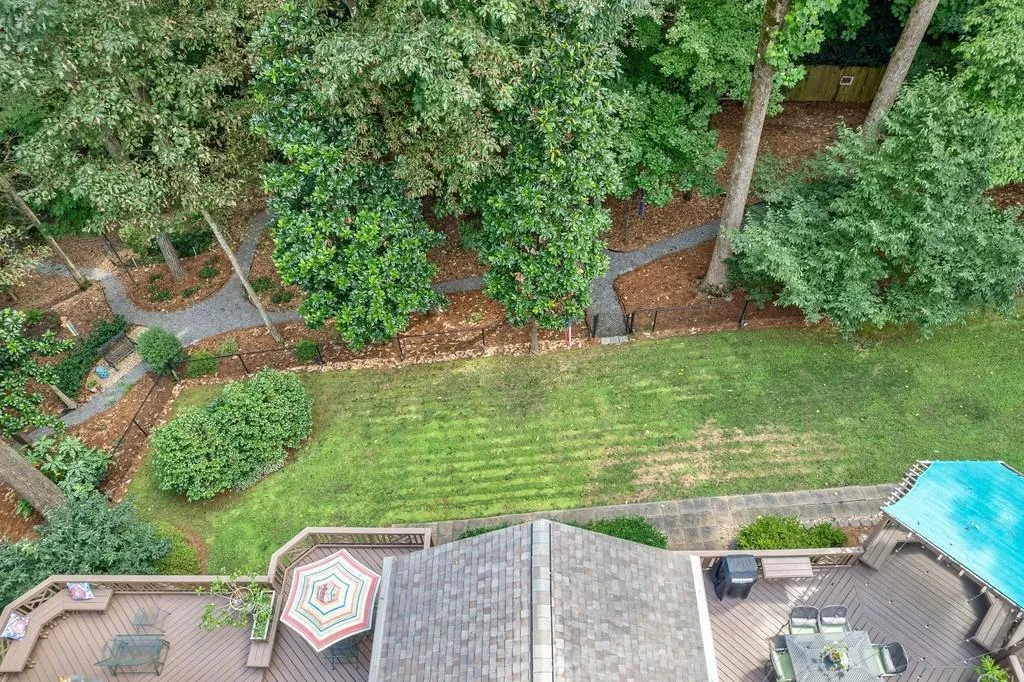 515 Valley Hall Drive, Sandy Springs, Georgia 30350, 5 Bedrooms Bedrooms, ,3 BathroomsBathrooms,Residential,Sold,515 Valley Hall Drive,7090212