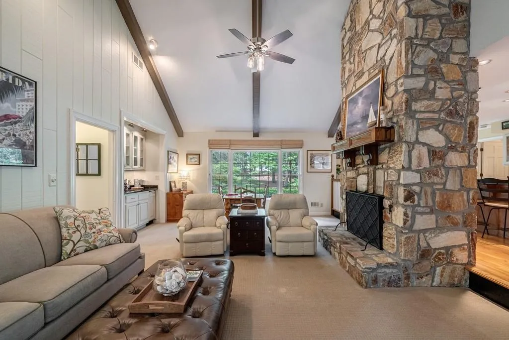 515 Valley Hall Drive, Sandy Springs, Georgia 30350, 5 Bedrooms Bedrooms, ,3 BathroomsBathrooms,Residential,Sold,515 Valley Hall Drive,7090212