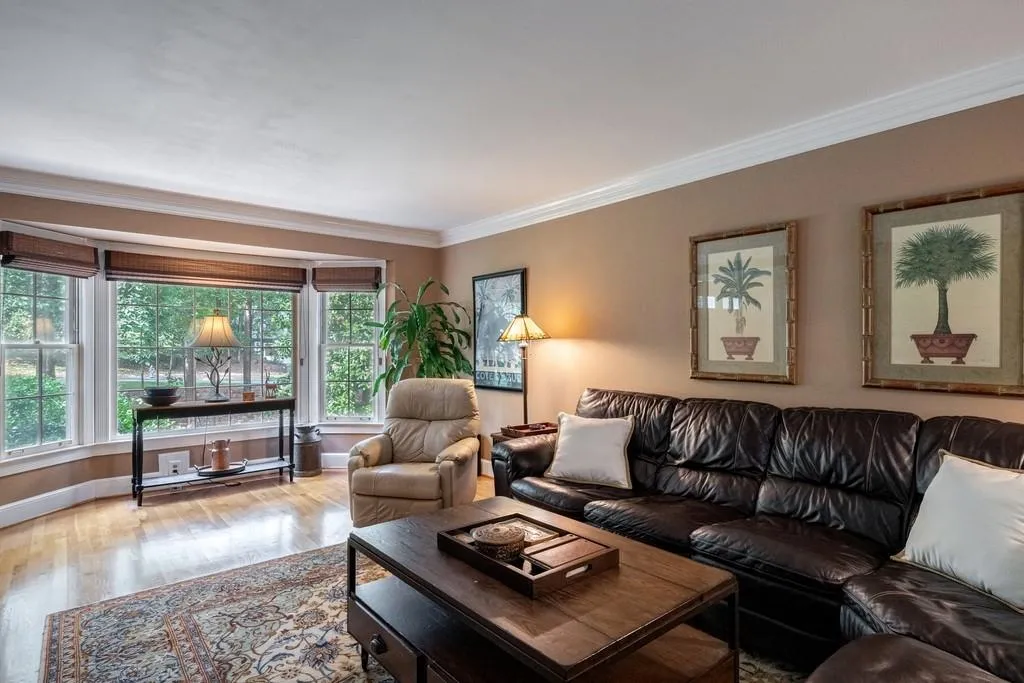 515 Valley Hall Drive, Sandy Springs, Georgia 30350, 5 Bedrooms Bedrooms, ,3 BathroomsBathrooms,Residential,Sold,515 Valley Hall Drive,7090212