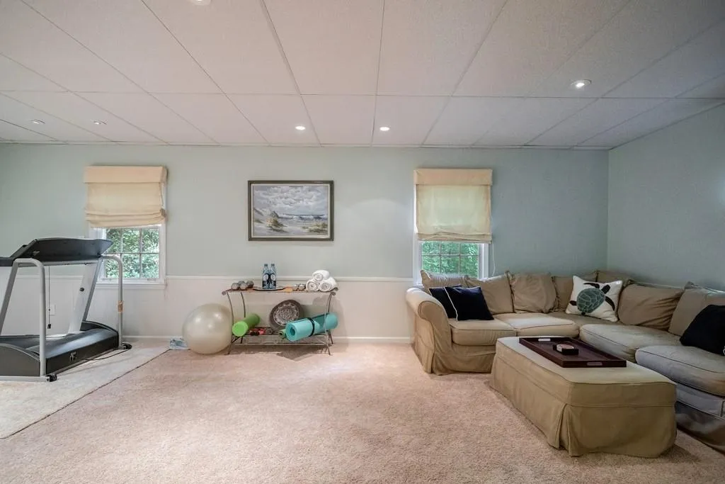 515 Valley Hall Drive, Sandy Springs, Georgia 30350, 5 Bedrooms Bedrooms, ,3 BathroomsBathrooms,Residential,Sold,515 Valley Hall Drive,7090212