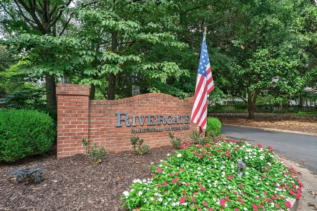 515 Valley Hall Drive, Sandy Springs, Georgia 30350, 5 Bedrooms Bedrooms, ,3 BathroomsBathrooms,Residential,Sold,515 Valley Hall Drive,7090212