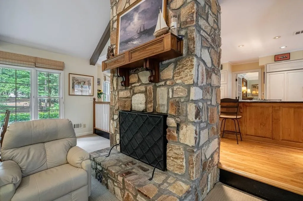 515 Valley Hall Drive, Sandy Springs, Georgia 30350, 5 Bedrooms Bedrooms, ,3 BathroomsBathrooms,Residential,Sold,515 Valley Hall Drive,7090212