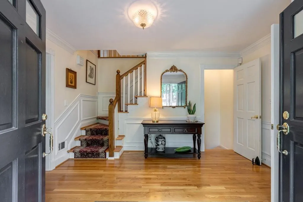 515 Valley Hall Drive, Sandy Springs, Georgia 30350, 5 Bedrooms Bedrooms, ,3 BathroomsBathrooms,Residential,Sold,515 Valley Hall Drive,7090212