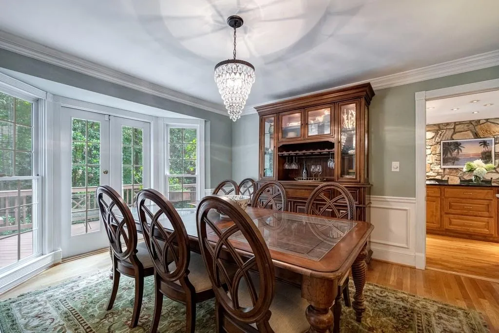 515 Valley Hall Drive, Sandy Springs, Georgia 30350, 5 Bedrooms Bedrooms, ,3 BathroomsBathrooms,Residential,Sold,515 Valley Hall Drive,7090212