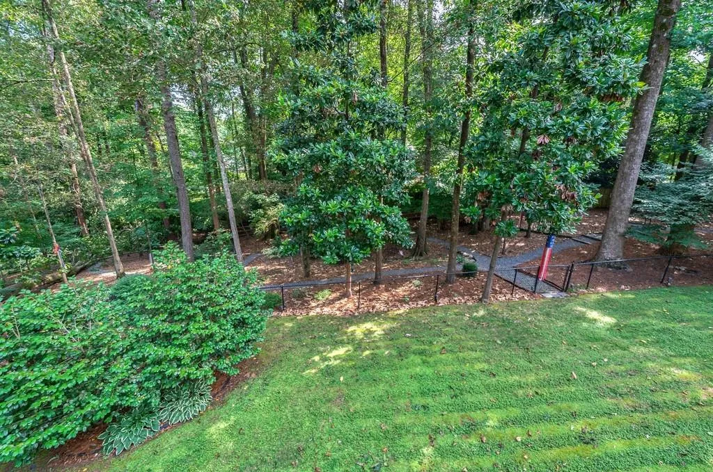 515 Valley Hall Drive, Sandy Springs, Georgia 30350, 5 Bedrooms Bedrooms, ,3 BathroomsBathrooms,Residential,Sold,515 Valley Hall Drive,7090212