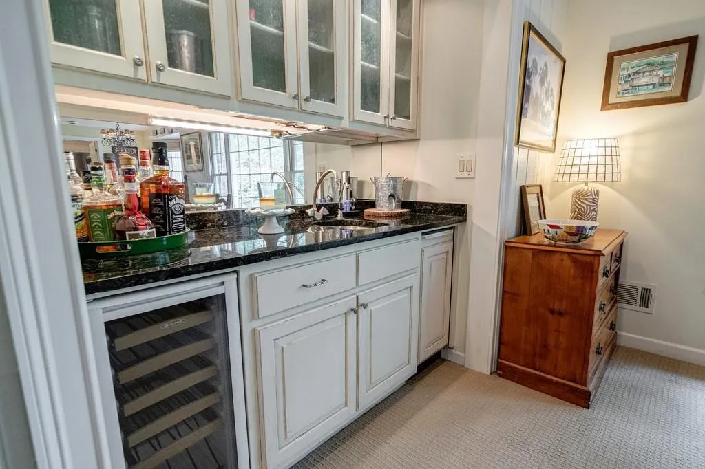 515 Valley Hall Drive, Sandy Springs, Georgia 30350, 5 Bedrooms Bedrooms, ,3 BathroomsBathrooms,Residential,Sold,515 Valley Hall Drive,7090212