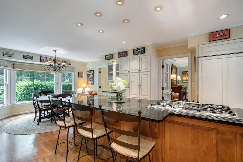 515 Valley Hall Drive, Sandy Springs, Georgia 30350, 5 Bedrooms Bedrooms, ,3 BathroomsBathrooms,Residential,Sold,515 Valley Hall Drive,7090212