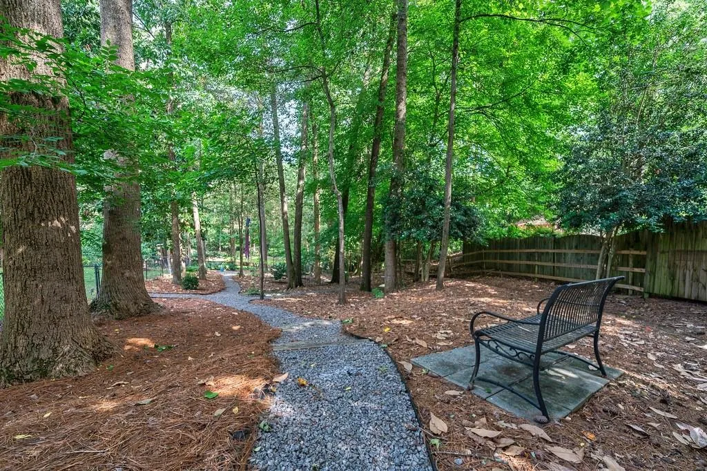 515 Valley Hall Drive, Sandy Springs, Georgia 30350, 5 Bedrooms Bedrooms, ,3 BathroomsBathrooms,Residential,Sold,515 Valley Hall Drive,7090212