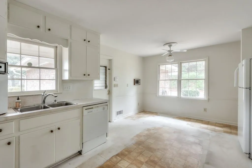 6605 Scott Valley Road, Sandy Springs, Georgia 30328, 3 Bedrooms Bedrooms, ,2 BathroomsBathrooms,Residential,Sold,6605 Scott Valley Road,7016748