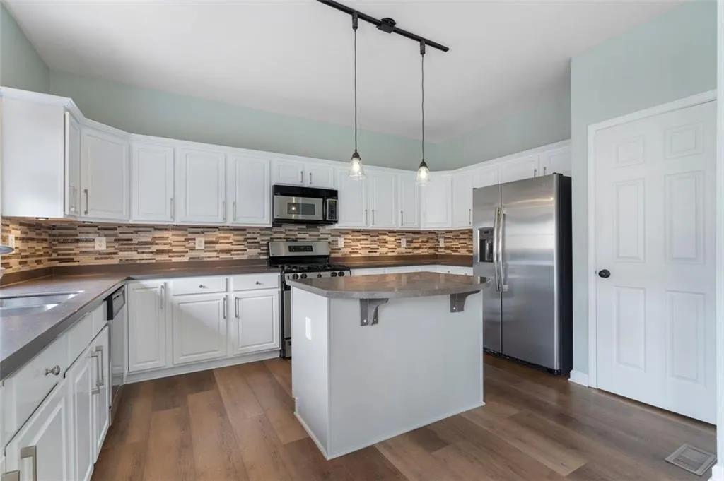 4855 Payson Terrace Se Unit 3, Atlanta, Georgia 30339, 3 Bedrooms Bedrooms, ,2 BathroomsBathrooms,Residential,For Sale,4855 Payson Terrace Se Unit 3,7586181