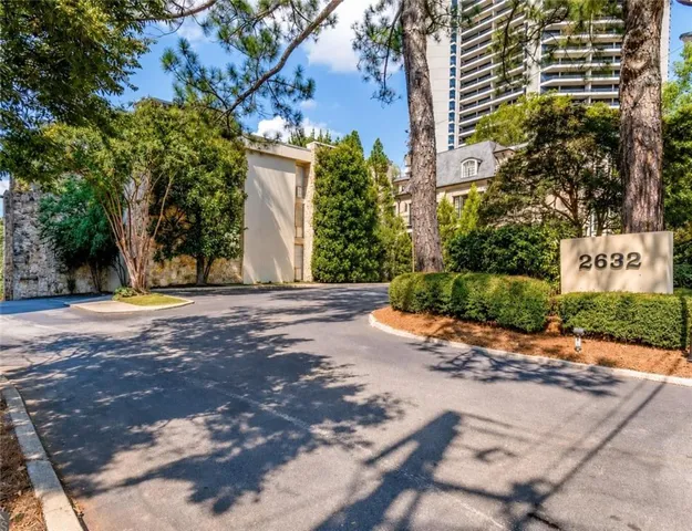 Mid Century Modern -Tri Level Building
