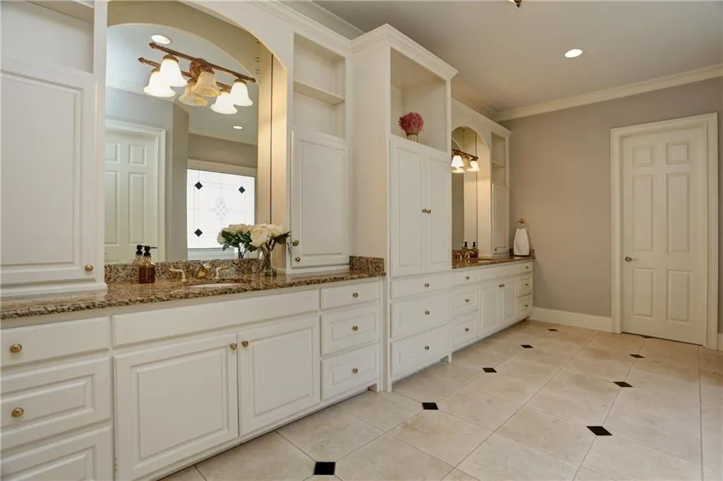 755 Estate Way, Sandy Springs, Georgia 30319, 6 Bedrooms Bedrooms, ,5 BathroomsBathrooms,Residential,Sold,755 Estate Way,5607238