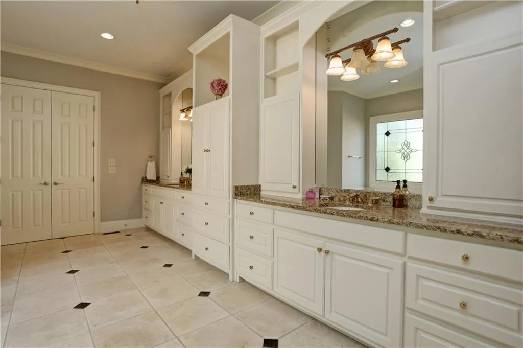 755 Estate Way, Sandy Springs, Georgia 30319, 6 Bedrooms Bedrooms, ,5 BathroomsBathrooms,Residential,Sold,755 Estate Way,5607238