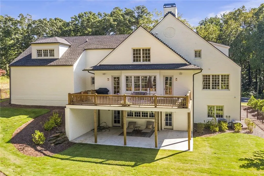 5220 Timber Trail S, Sandy Springs, Georgia 30342, 5 Bedrooms Bedrooms, ,3 BathroomsBathrooms,Residential,Sold,5220 Timber Trail S,6949283