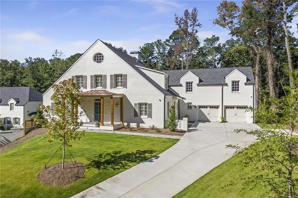 5220 Timber Trail S, Sandy Springs, Georgia 30342, 5 Bedrooms Bedrooms, ,3 BathroomsBathrooms,Residential,Sold,5220 Timber Trail S,6949283