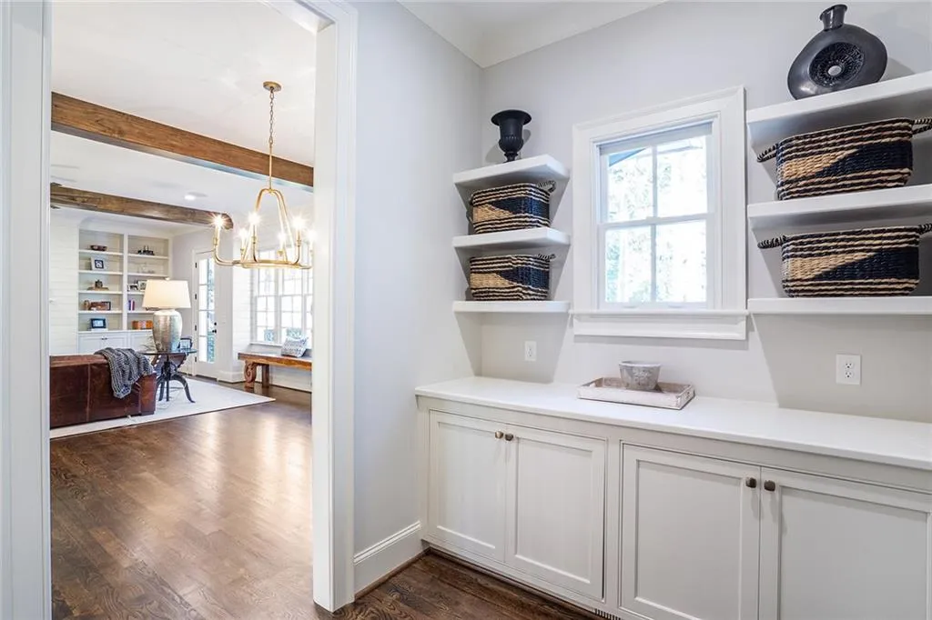 5220 Timber Trail S, Sandy Springs, Georgia 30342, 5 Bedrooms Bedrooms, ,3 BathroomsBathrooms,Residential,Sold,5220 Timber Trail S,6949283