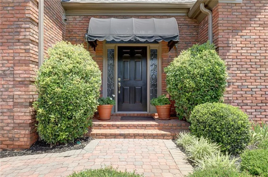 130 Grosvenor Place, Sandy Springs, Georgia 30328, 3 Bedrooms Bedrooms, ,2 BathroomsBathrooms,Residential,Sold,130 Grosvenor Place,7078512