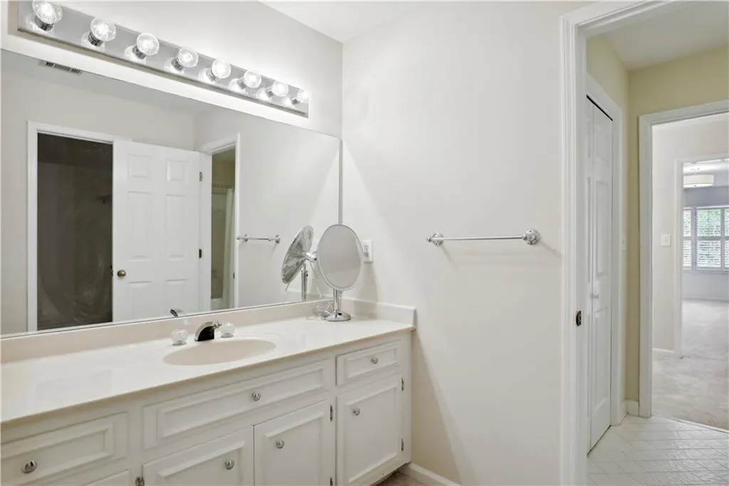 130 Grosvenor Place, Sandy Springs, Georgia 30328, 3 Bedrooms Bedrooms, ,2 BathroomsBathrooms,Residential,Sold,130 Grosvenor Place,7078512