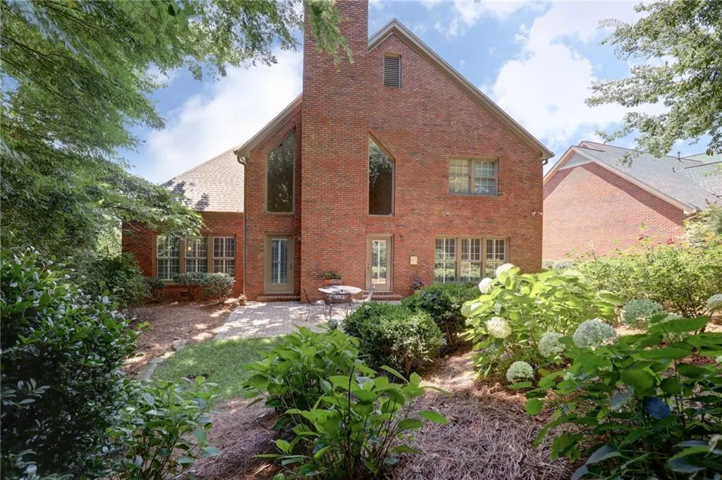 130 Grosvenor Place, Sandy Springs, Georgia 30328, 3 Bedrooms Bedrooms, ,2 BathroomsBathrooms,Residential,Sold,130 Grosvenor Place,7078512