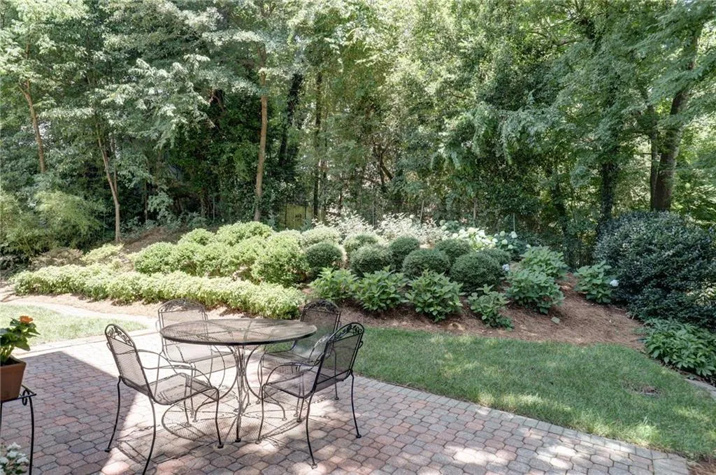 130 Grosvenor Place, Sandy Springs, Georgia 30328, 3 Bedrooms Bedrooms, ,2 BathroomsBathrooms,Residential,Sold,130 Grosvenor Place,7078512