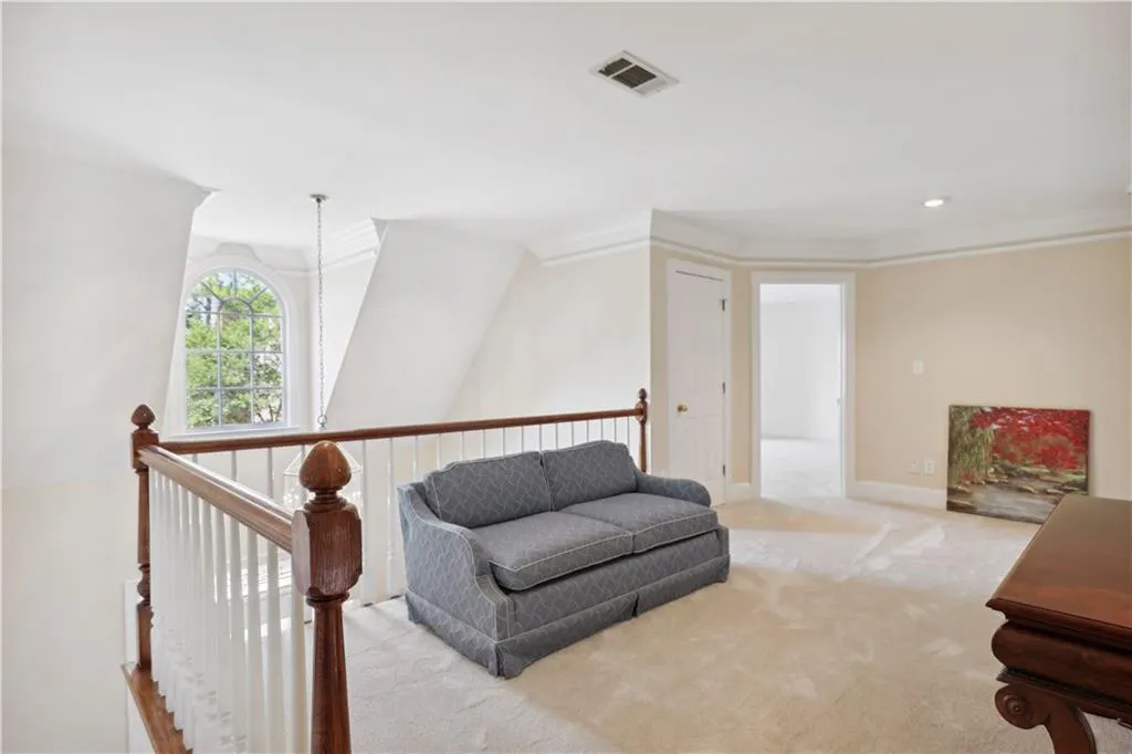 130 Grosvenor Place, Sandy Springs, Georgia 30328, 3 Bedrooms Bedrooms, ,2 BathroomsBathrooms,Residential,Sold,130 Grosvenor Place,7078512