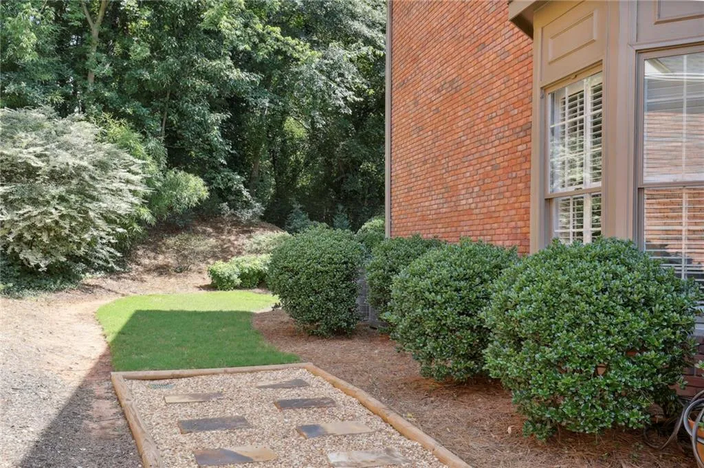 130 Grosvenor Place, Sandy Springs, Georgia 30328, 3 Bedrooms Bedrooms, ,2 BathroomsBathrooms,Residential,Sold,130 Grosvenor Place,7078512