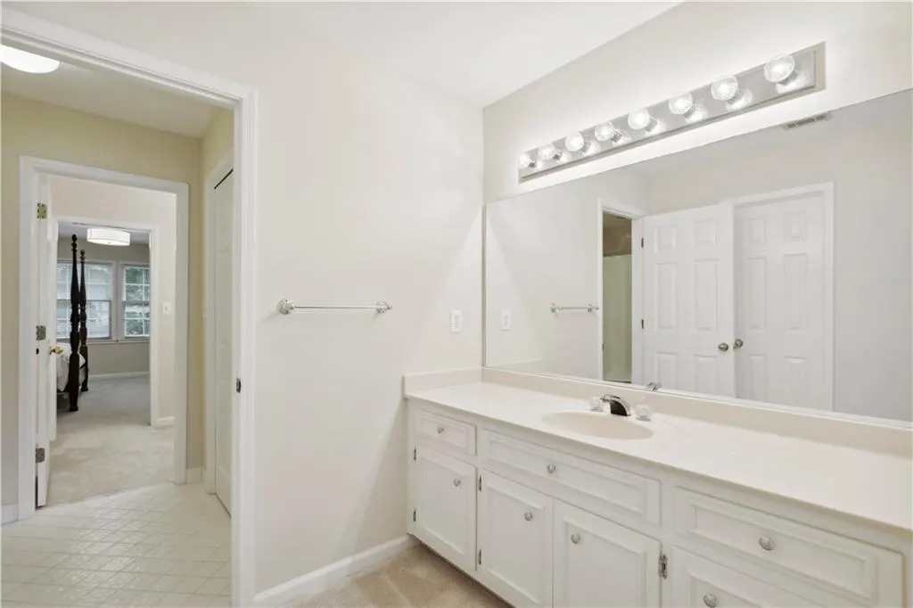 130 Grosvenor Place, Sandy Springs, Georgia 30328, 3 Bedrooms Bedrooms, ,2 BathroomsBathrooms,Residential,Sold,130 Grosvenor Place,7078512