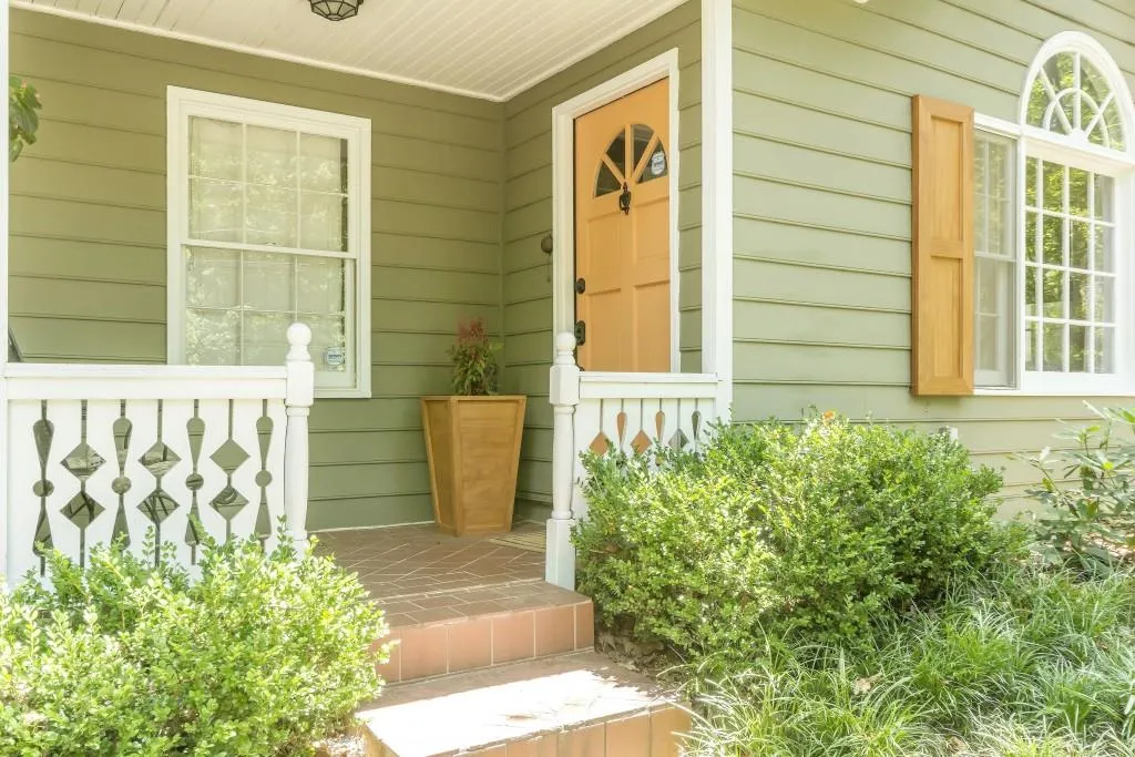 1887 Cambria Avenue Nw, Atlanta, Georgia 30318, 3 Bedrooms Bedrooms, ,2 BathroomsBathrooms,Residential,Sold,1887 Cambria Avenue Nw,5725336