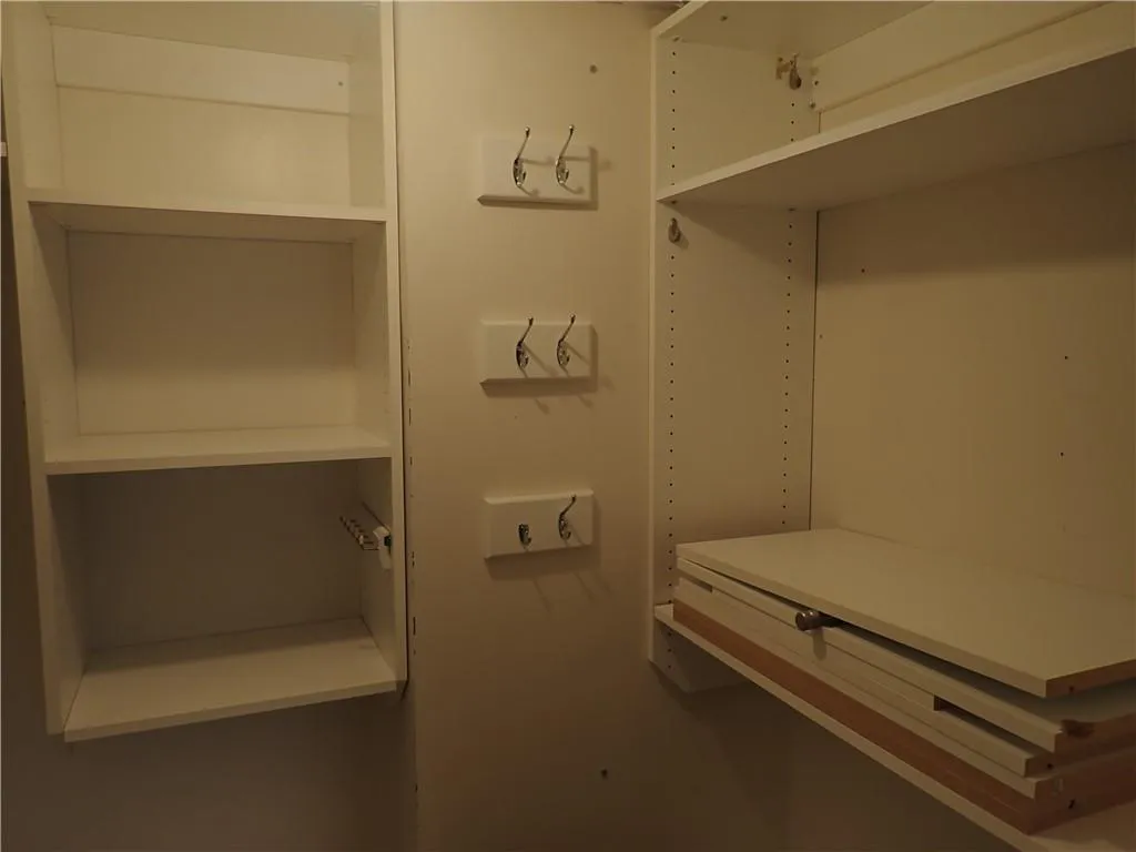 406 River Run Drive, Sandy Springs, Georgia 30350, 2 Bedrooms Bedrooms, ,2 BathroomsBathrooms,Residential,Sold,406 River Run Drive,6504963