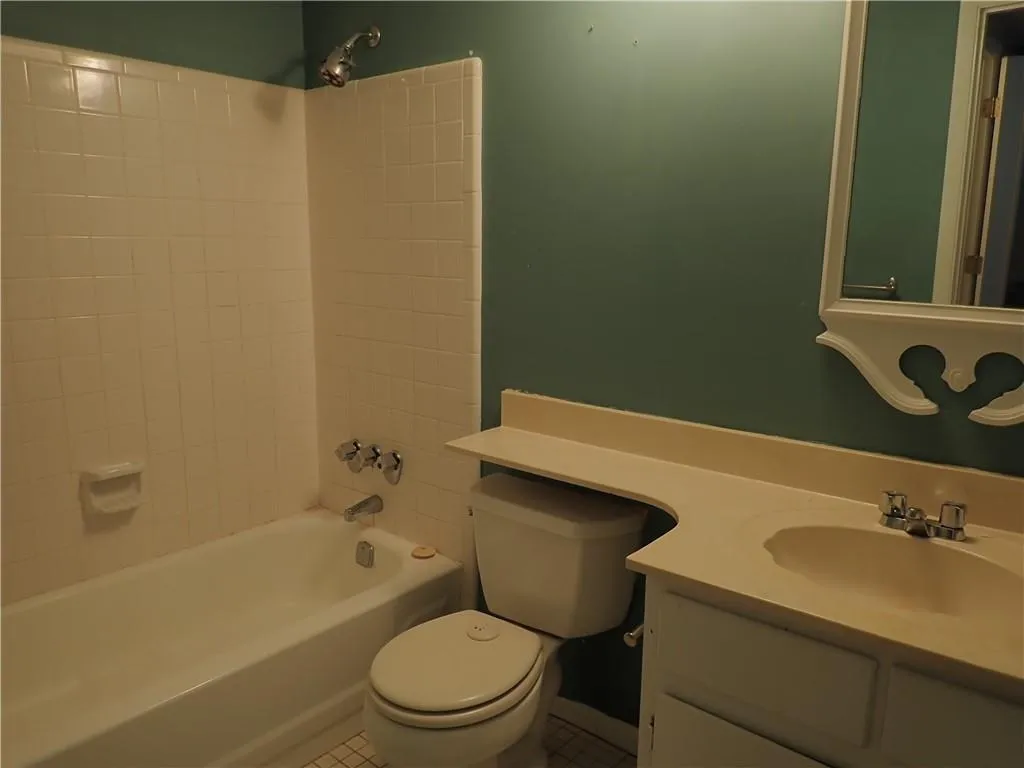 406 River Run Drive, Sandy Springs, Georgia 30350, 2 Bedrooms Bedrooms, ,2 BathroomsBathrooms,Residential,Sold,406 River Run Drive,6504963