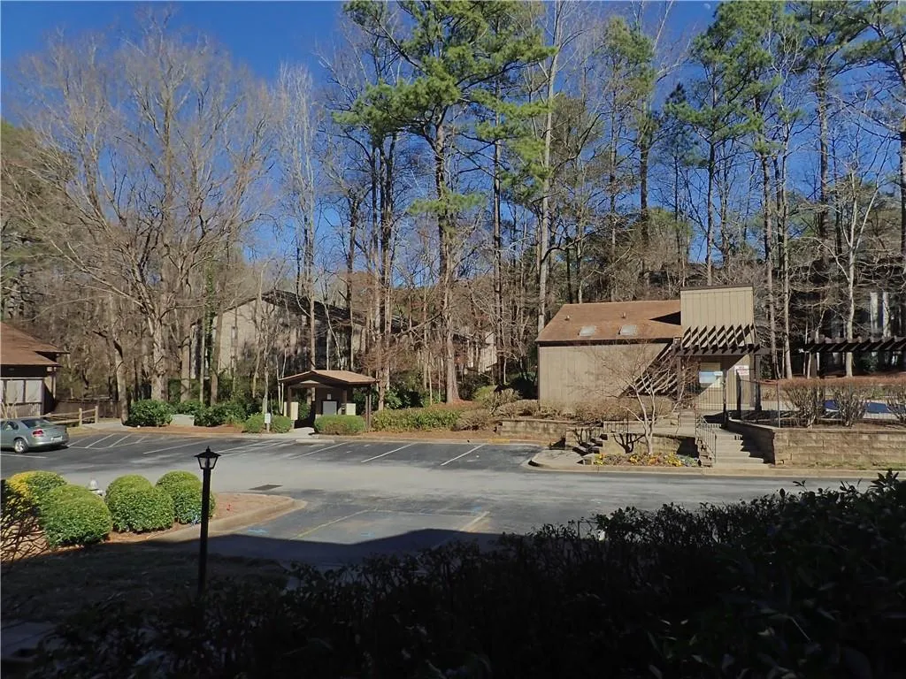 406 River Run Drive, Sandy Springs, Georgia 30350, 2 Bedrooms Bedrooms, ,2 BathroomsBathrooms,Residential,Sold,406 River Run Drive,6504963