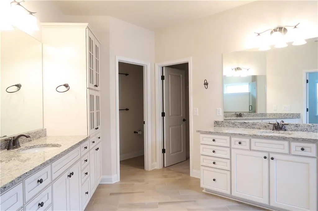 125 Austin Drive, Sandy Springs, Georgia 30328, 4 Bedrooms Bedrooms, ,3 BathroomsBathrooms,Residential,Sold,125 Austin Drive,6504051