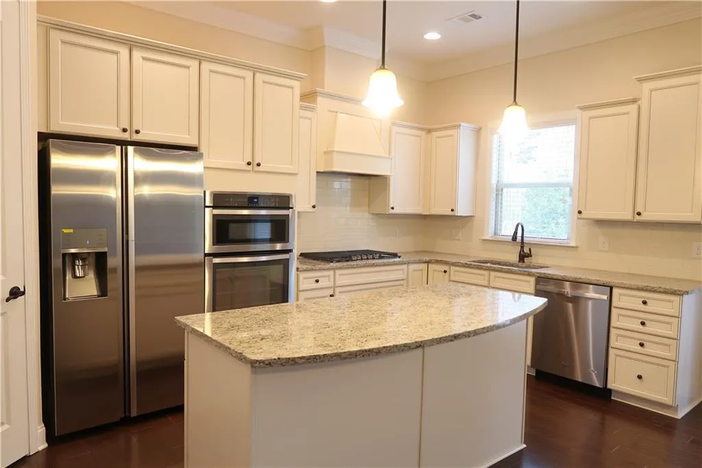 125 Austin Drive, Sandy Springs, Georgia 30328, 4 Bedrooms Bedrooms, ,3 BathroomsBathrooms,Residential,Sold,125 Austin Drive,6504051