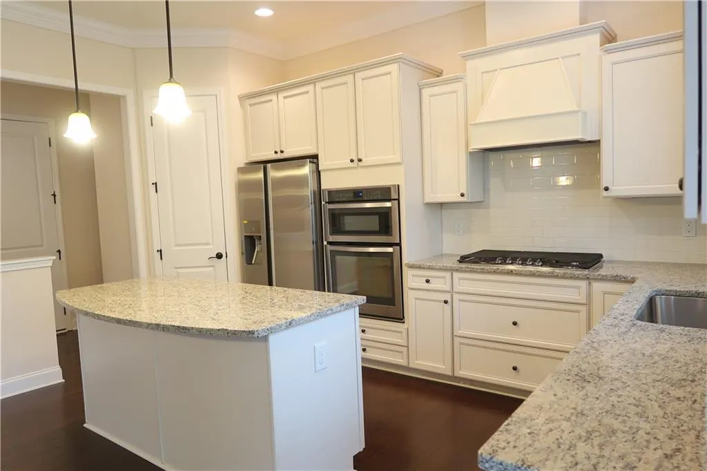 125 Austin Drive, Sandy Springs, Georgia 30328, 4 Bedrooms Bedrooms, ,3 BathroomsBathrooms,Residential,Sold,125 Austin Drive,6504051
