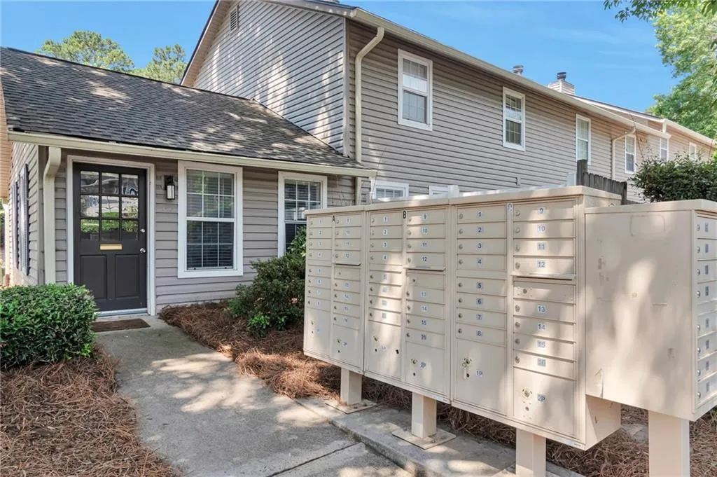 7750 Roswell Road Unit 6c, Atlanta, Georgia 30350, 3 Bedrooms Bedrooms, ,2 BathroomsBathrooms,Residential,Sold,7750 Roswell Road Unit 6c,7406754