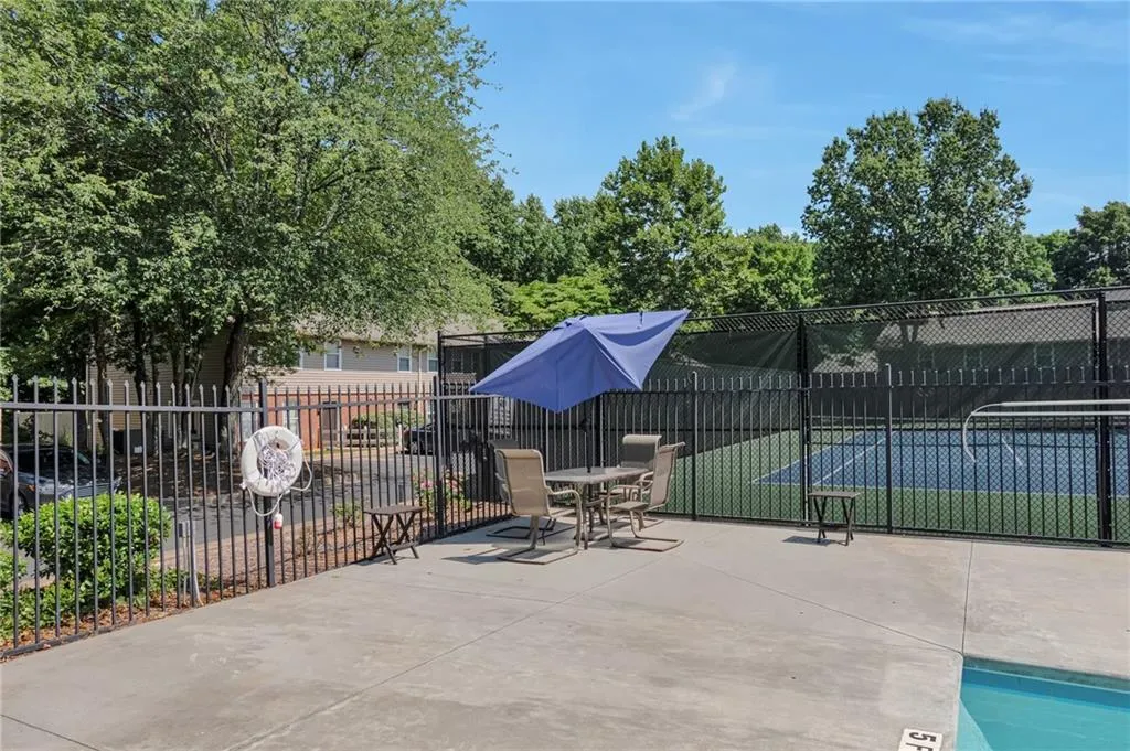 7750 Roswell Road Unit 6c, Atlanta, Georgia 30350, 3 Bedrooms Bedrooms, ,2 BathroomsBathrooms,Residential,Sold,7750 Roswell Road Unit 6c,7406754