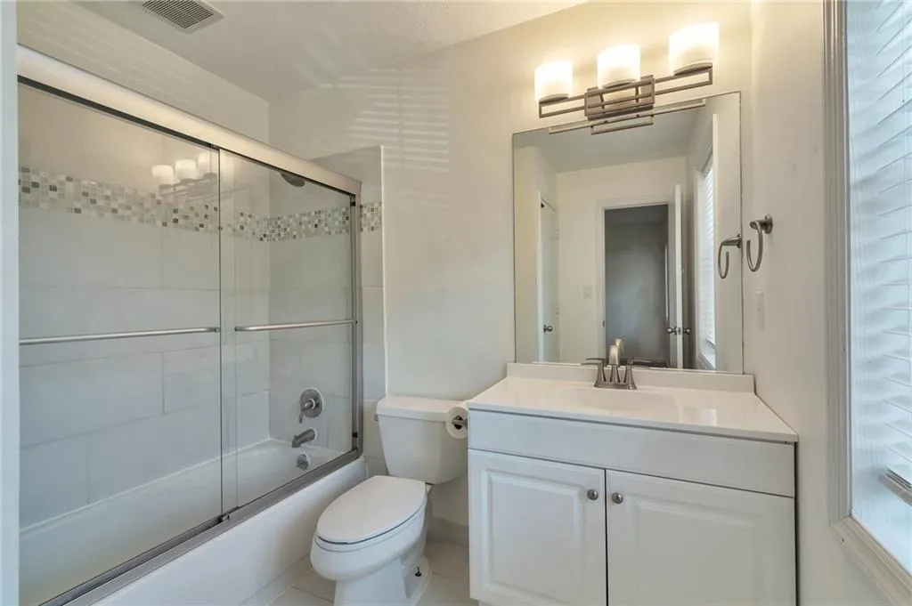 7750 Roswell Road Unit 6c, Atlanta, Georgia 30350, 3 Bedrooms Bedrooms, ,2 BathroomsBathrooms,Residential,Sold,7750 Roswell Road Unit 6c,7406754