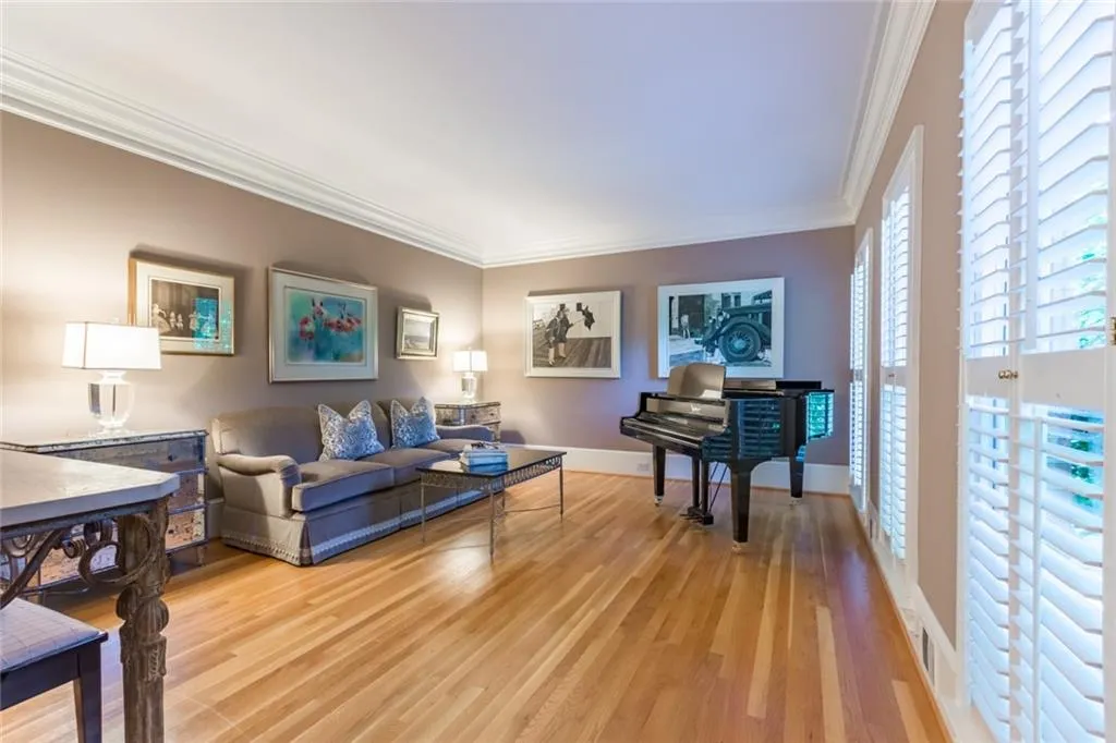 5625 Errol Place, Atlanta, Georgia 30327, 5 Bedrooms Bedrooms, ,5 BathroomsBathrooms,Residential,Sold,5625 Errol Place,6603594