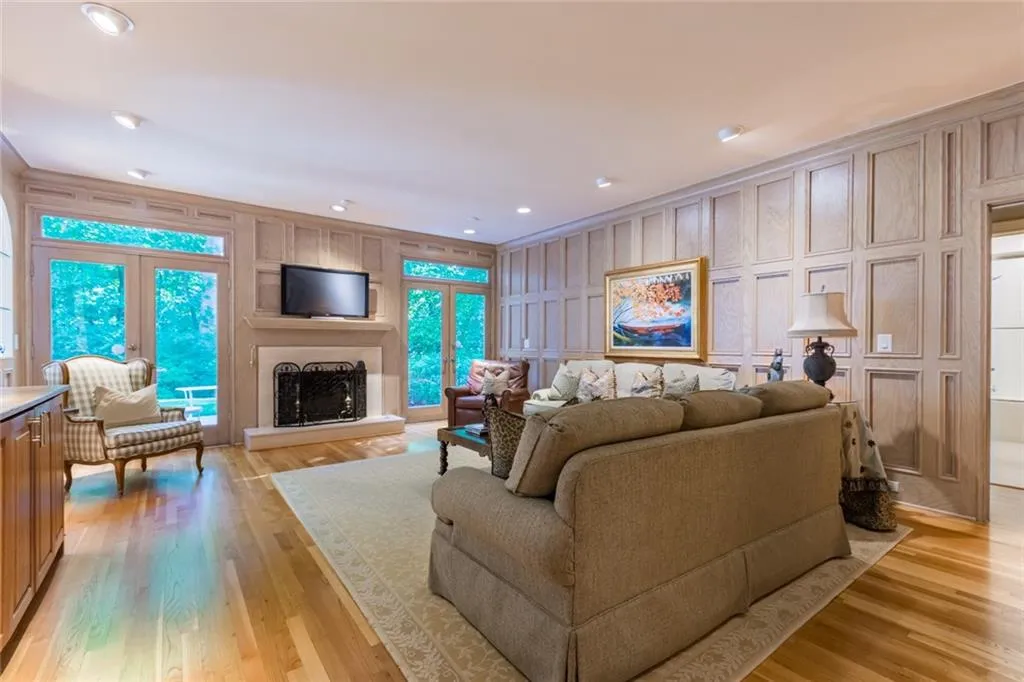 5625 Errol Place, Atlanta, Georgia 30327, 5 Bedrooms Bedrooms, ,5 BathroomsBathrooms,Residential,Sold,5625 Errol Place,6603594