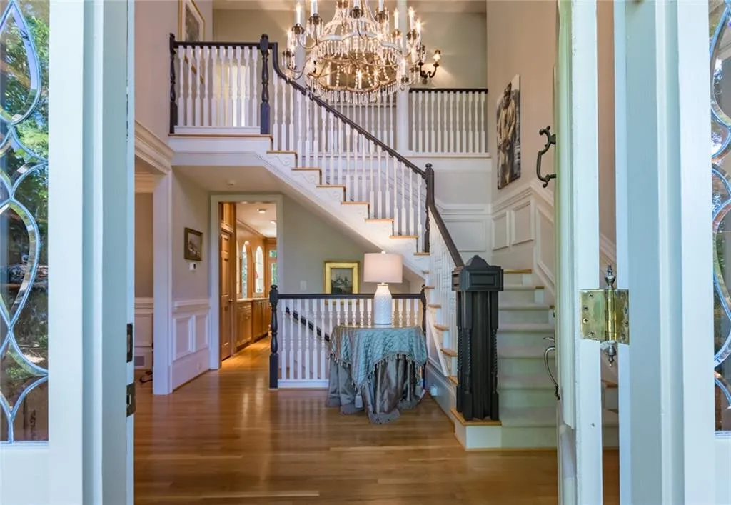 5625 Errol Place, Atlanta, Georgia 30327, 5 Bedrooms Bedrooms, ,5 BathroomsBathrooms,Residential,Sold,5625 Errol Place,6603594