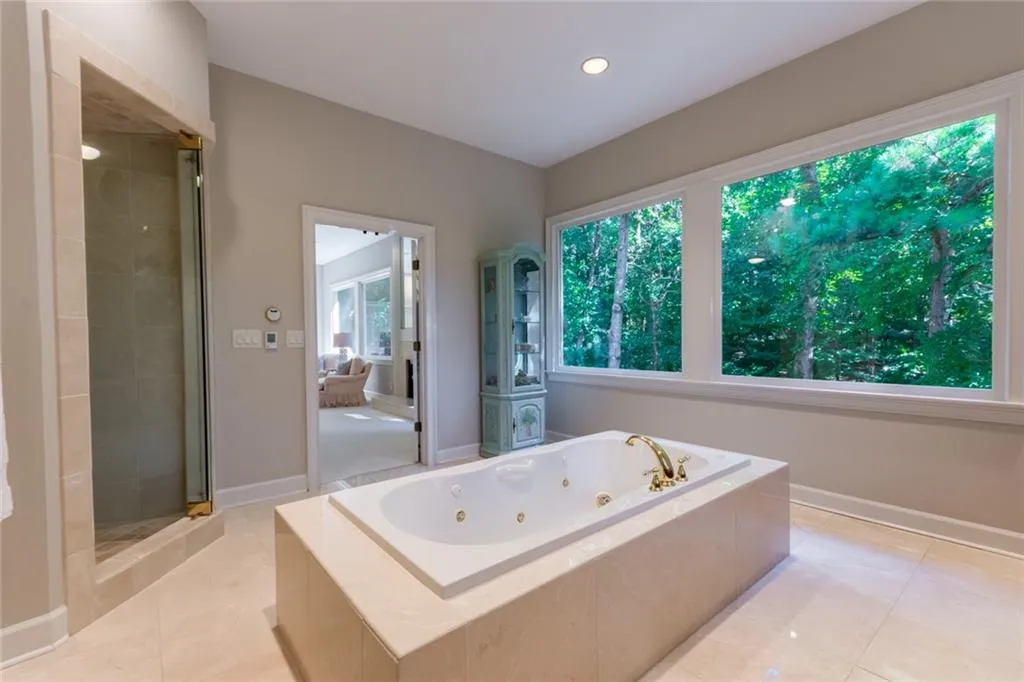 5625 Errol Place, Atlanta, Georgia 30327, 5 Bedrooms Bedrooms, ,5 BathroomsBathrooms,Residential,Sold,5625 Errol Place,6603594