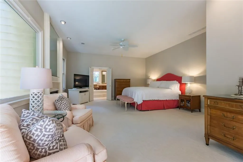 5625 Errol Place, Atlanta, Georgia 30327, 5 Bedrooms Bedrooms, ,5 BathroomsBathrooms,Residential,Sold,5625 Errol Place,6603594