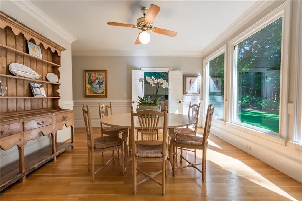 5625 Errol Place, Atlanta, Georgia 30327, 5 Bedrooms Bedrooms, ,5 BathroomsBathrooms,Residential,Sold,5625 Errol Place,6603594