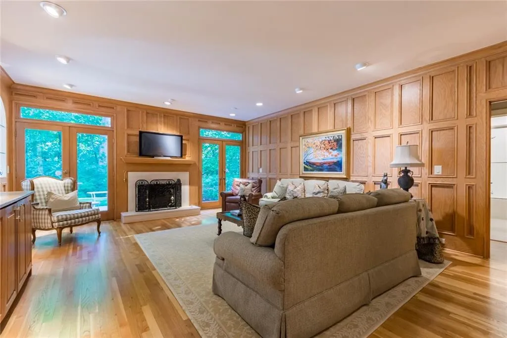 5625 Errol Place, Atlanta, Georgia 30327, 5 Bedrooms Bedrooms, ,5 BathroomsBathrooms,Residential,Sold,5625 Errol Place,6603594