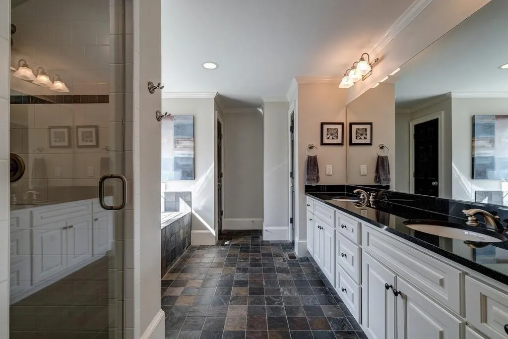 545 Forestdale Drive, Atlanta, Georgia 30342, 3 Bedrooms Bedrooms, ,3 BathroomsBathrooms,Residential,Sold,545 Forestdale Drive,6561446