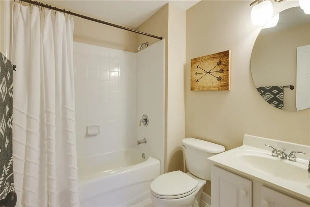 560 Wembley Circle, Sandy Springs, Georgia 30328, 4 Bedrooms Bedrooms, ,3 BathroomsBathrooms,Residential,Sold,560 Wembley Circle,7185649