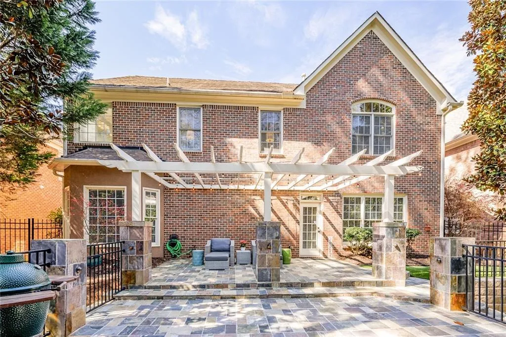 560 Wembley Circle, Sandy Springs, Georgia 30328, 4 Bedrooms Bedrooms, ,3 BathroomsBathrooms,Residential,Sold,560 Wembley Circle,7185649