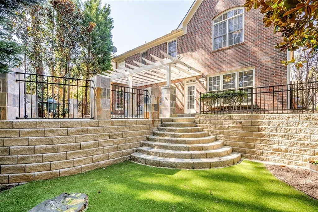 560 Wembley Circle, Sandy Springs, Georgia 30328, 4 Bedrooms Bedrooms, ,3 BathroomsBathrooms,Residential,Sold,560 Wembley Circle,7185649