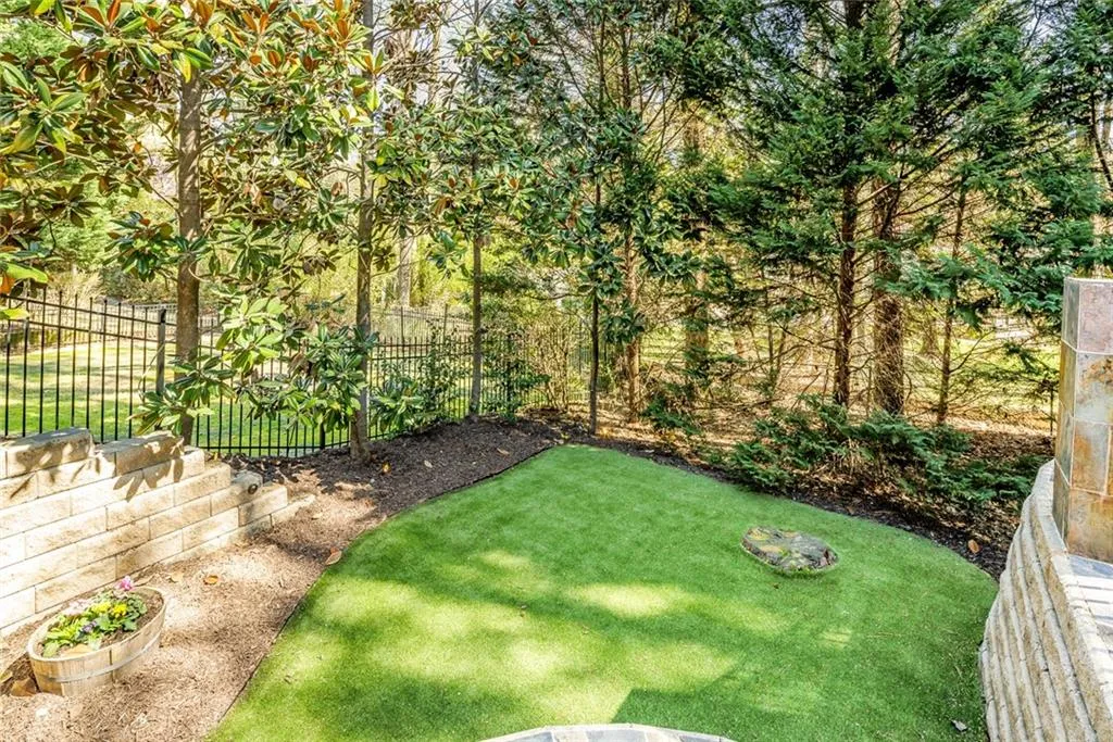 560 Wembley Circle, Sandy Springs, Georgia 30328, 4 Bedrooms Bedrooms, ,3 BathroomsBathrooms,Residential,Sold,560 Wembley Circle,7185649