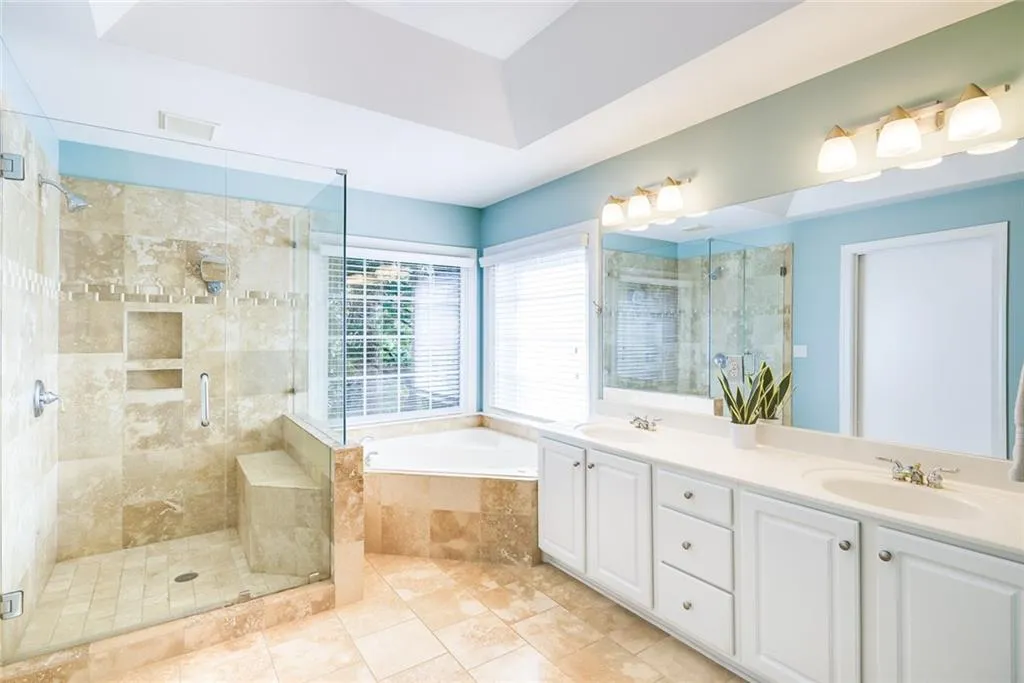 560 Wembley Circle, Sandy Springs, Georgia 30328, 4 Bedrooms Bedrooms, ,3 BathroomsBathrooms,Residential,Sold,560 Wembley Circle,7185649